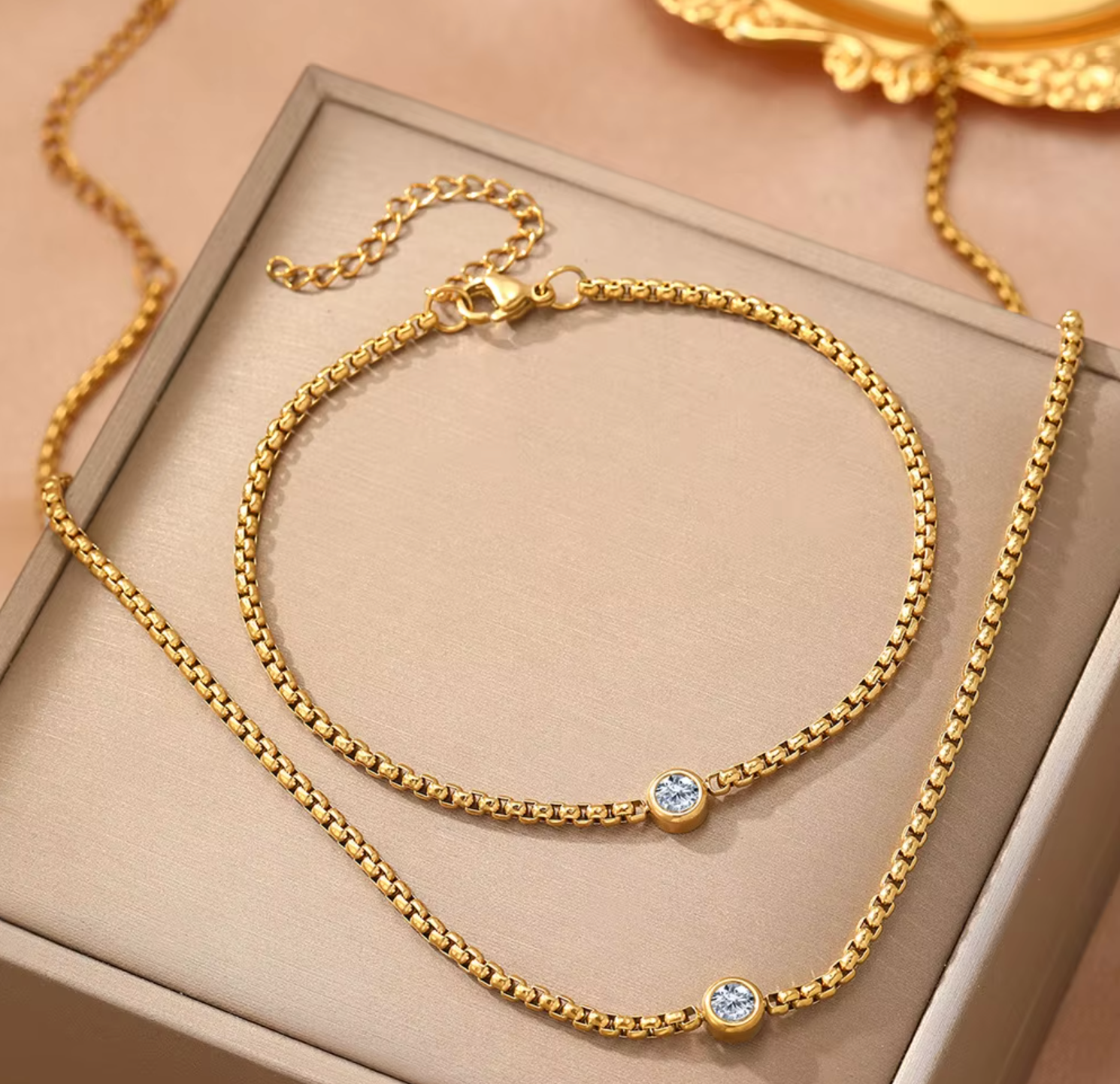 Aurelia Gold Box Chain Set